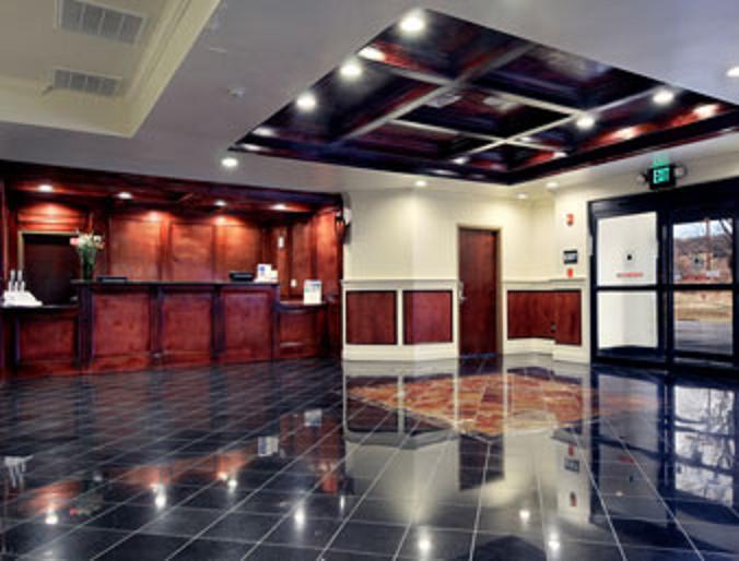 Super 8 By Wyndham Danville Interior foto